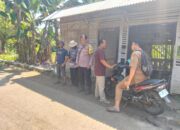 Bhabinkamtibmas Polsek Kapetakan Polres Cirebon kota Monitoring cor beton jalan desa