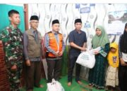 Wabup Jigus Berikan Bantuan untuk Korban Longsor Gunung Kuda