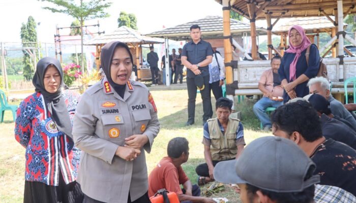 Blusukan ke Desa, Kapolresta Cirebon Ajak Warga Ciawijapura Bangun Desa Mandiri