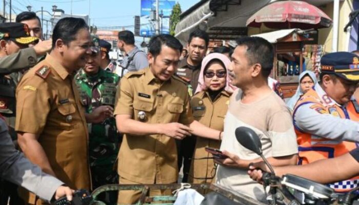 Pemkab Cirebon Turun Langsung Tertibkan Kawasan Wisata Trusmi
