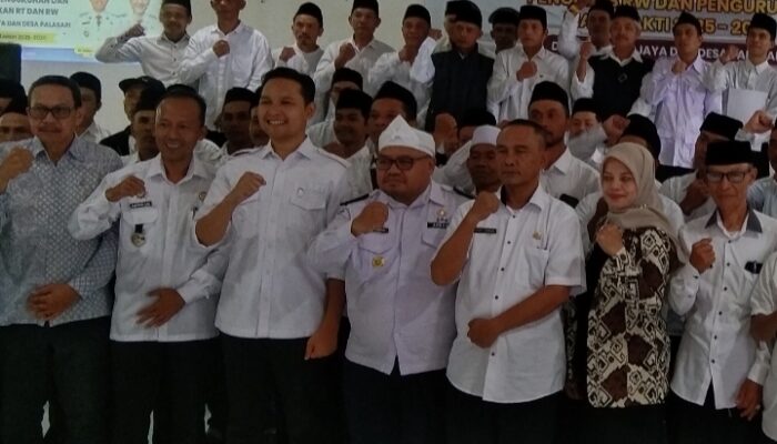 Bupati Cianjur Menghadiri Acara Pelantikan RW-RT Dari Dua Desa Sindangjaya dan Desa Palasari Di Masa Jabatan tahun 2025-2030.