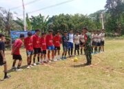 Dalam Rangka HUT TNI ke 80, Babinsa Majalaya Membuka Turnamen Futsal Trofeo Bersama Kepala Desa