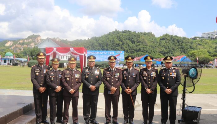 Kapolres Keerom Hadiri Upacara Peringatan HUT TNI ke-80, Tegaskan Soliditas TNI-Polri