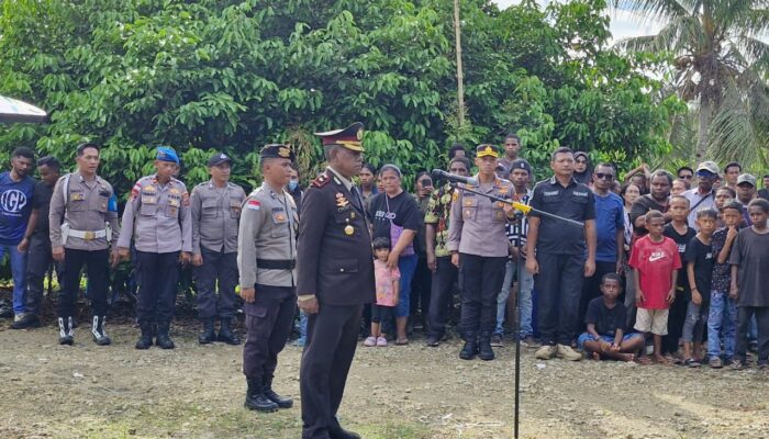 Polres Keerom Gelar Upacara Persemayaman Dan Pemakaman Secara Kedinasan Almarhum Aipda Oktovianus