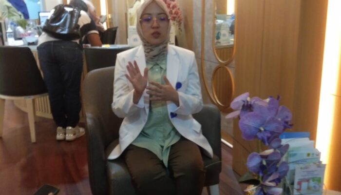 Kelebihan Berat Badan (Obesitas) Bisa Timbulkan Berbagai Penyakit, Poli Klinik Gizi RSUD Cibinong Miliki Alat Menimbang Komposisi Tubuh. Untuk Menentukan Cara Diet Sehat.