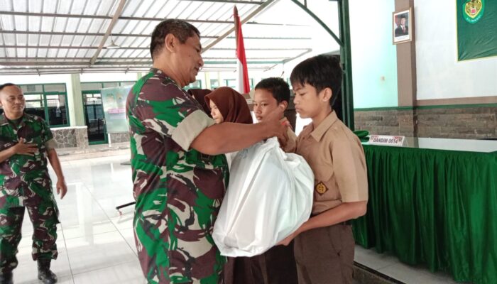 Dukung kemajuan pendidikan, Kodim 0614/Kota Cirebon Salurkan Bantuan Pendidikan kepada siswa-siswi