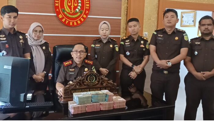 Kejari Way Kanan Serahkan Dua Tersangka Kasus Dugaan Korupsi BSPS, Negara Terima Pengembalian Rp546 Juta