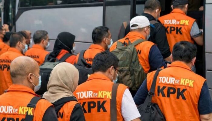 KPK Tetapkan Bupati dan Sekda Cilacap Sebagai Tersangka Kasus Proyek Pembangunan