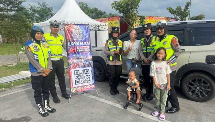 Polres Pekalongan Sosialisasikan Chatbot SIPOLAN di Puluhan Titik, Mudahkan Pemudik Akses Info Lalu Lintas