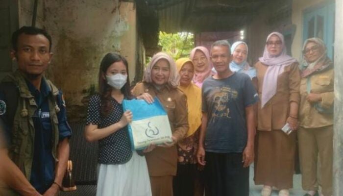 DPPKBP3A Kabupaten Cirebon Jemput-Serahkan Vina Korban’Pengantin Pesanan’ ke Keluarga