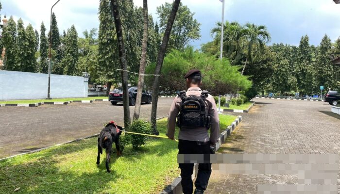 Polres Pekalongan Sterilisasi Gedung Setda Kajen Jelang Penyerahan Surat Gubernur Jateng