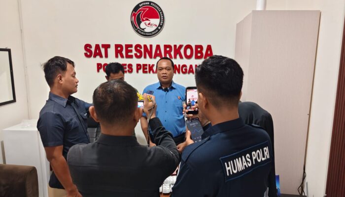 Ungkap Kasus Narkotika di Pekalongan, Dua Pria Diamankan dengan Barang Bukti Sabu dan Ratusan Pil Psikotropika