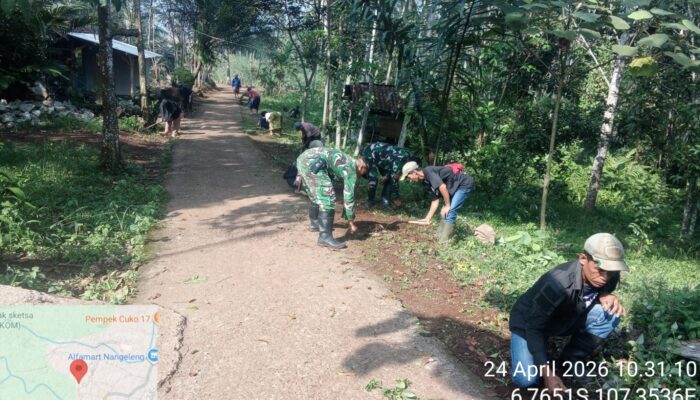 Satgas Citarum Harum Sektor 6 Gelar Jumat Bersih di Cipeundeuy, Kolonel Jhonson: Ubah Kebiasaan Warga Stop Buang Sampah ke Sungai