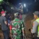 Tanah Longsor Tutup Akses Jalan di Desa Pamutuh, Warga dan Aparat Lakukan Pembersihan