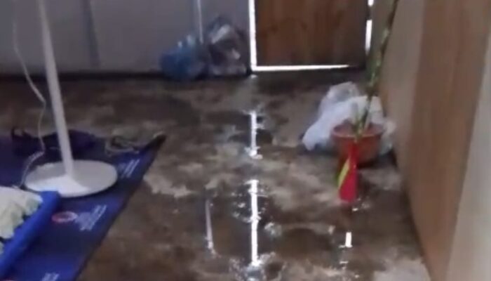 Prof Sutan Nasomal Minta Presiden Perintahkan gubernur Sidik Bupati Walikota Bangun Huntara Manusiawi Jangan Permainkan Anggaran!!!