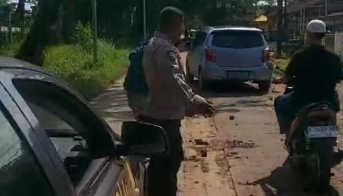 Warga Keluhkan Proyek Galian Tanah di Bobojong Mande, Kendaraan Besar Ganggu Jalan Umum