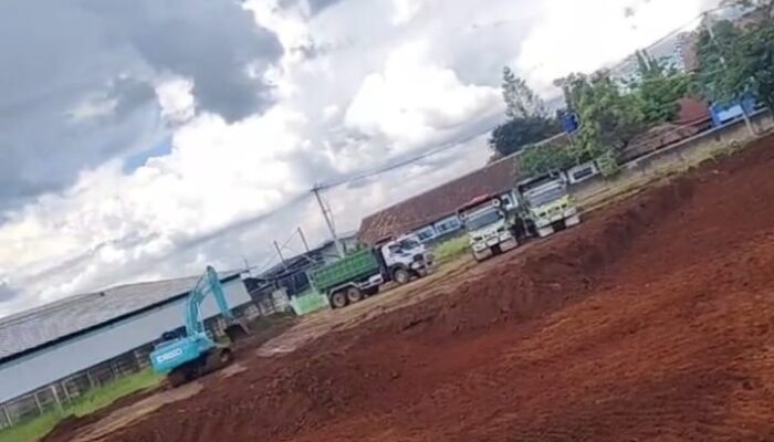 Warga Keluhkan Galian Lapangan di Bobojong Cianjur, Fasilitas Umum Hilang
