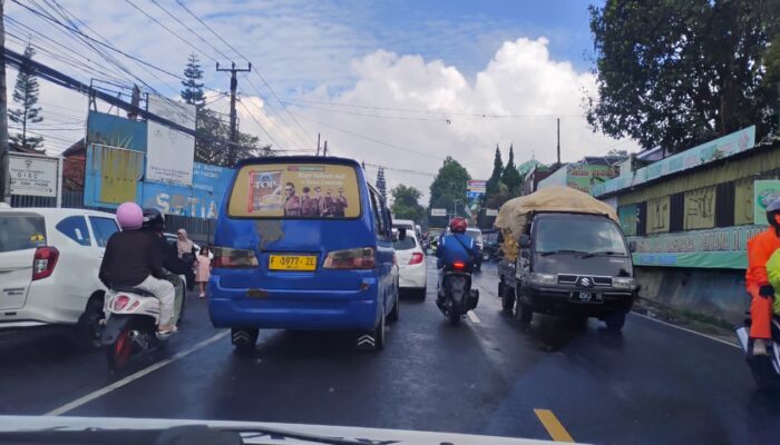 Pengendara Keluhkan Gangguan Lalu Lintas, Pengamat Soroti Pelanggaran UU Lalu Lintas