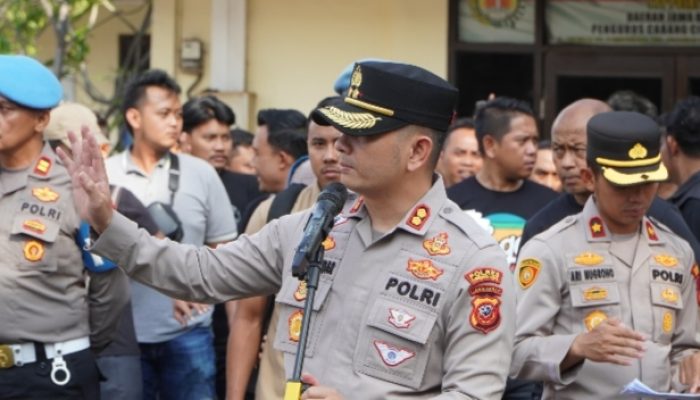 Kapolres Cirebon Kota Kawal Euforia Bobotoh, Rayakan Gelar Persib Tanpa Aksi Anarkis