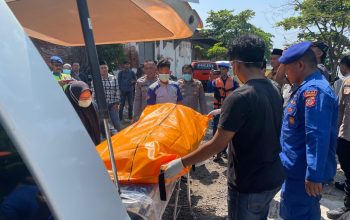Mayat Tanpa Identitas Ditemukan Terapung di Laut Cirebon, Polisi Bergerak Cepat Lakukan Evakuasi dan Identifikasi