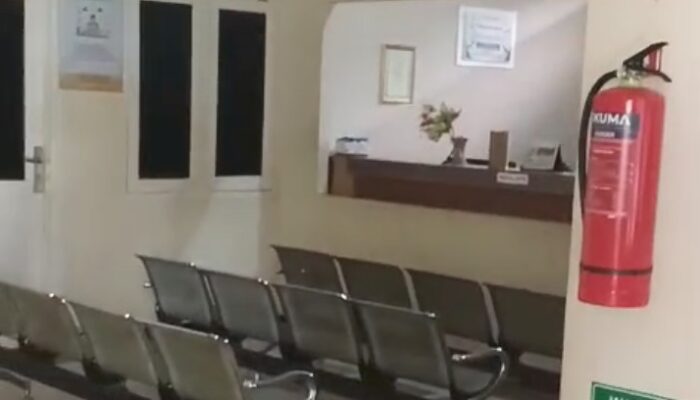 Warga Keluhkan Pelayanan Kantor Desa Bobojong Mande Cianjur, Pegawai Belum Masuk Hingga Pukul 10 Pagi
