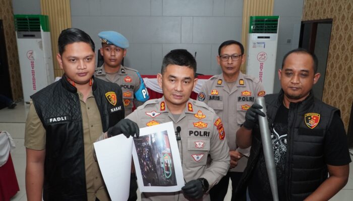 Salah Sasaran, Geng Motor Bersenjata Rusak Warung Warga di Cirebon, Dua Pelaku Ditangkap