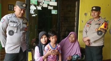 Patroli Dialogis di Ambokembang, Polsek Kedungwuni Ingatkan Anak-Anak Bahaya Petasan dan Balon Udara
