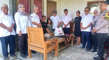 Kekuatan Berita: Respons Cepat PMI Cilacap Bantu Warga Tritih Lor yang Membutuhkan