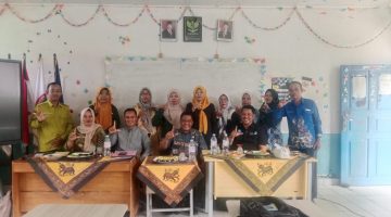 Kabid SD Arlan Tinjau Sekolah SD negeri 13 Kikim Selatan