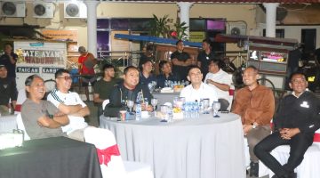 Wakapolda Jabar Nobar Piala Dunia Bersama Warga dan Insan Pers di Polres Cirebon Kota