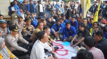 Aksi Selesai Tanpa Bakar Ban, Pelayanan Humanis Jadi Sorotan dalam Unjuk Rasa di DPRD Kota Cirebon