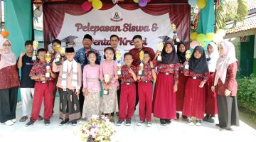 SDN I Karang wangi Gelar Pelepasan Siswa dan Siswi Kelas VI dengan Tampilkan pentas Seni dan Kreasi Anak